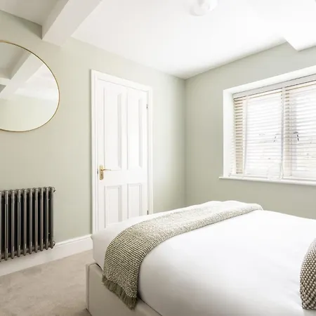 Caedmons View At Abbey شقة